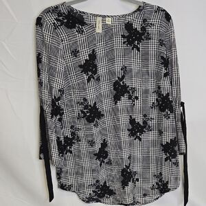 Tacera Houndstooth Floral Blouse, Bell Sleeves, Black/White, Women's‎ Size Small
